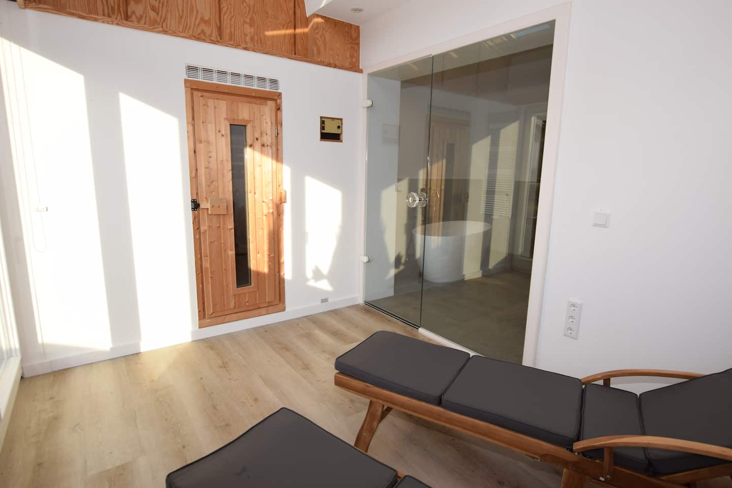 Finnische Sauna mit Ruheraum